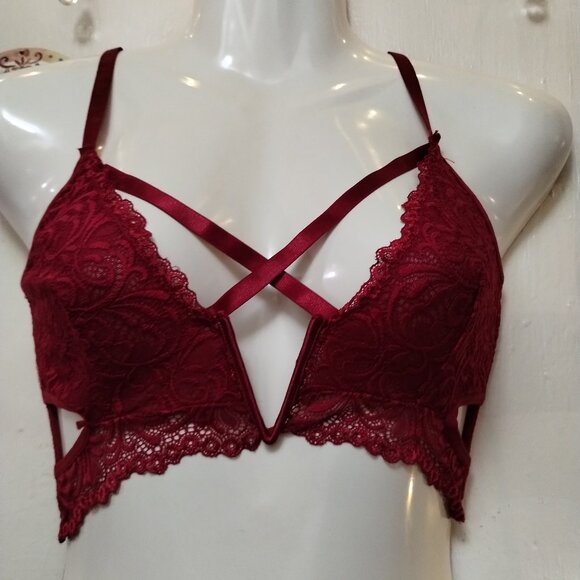 Sultry (L) Caged and Keyhole Rich Red Lingerie Set - Picture 3 of 11